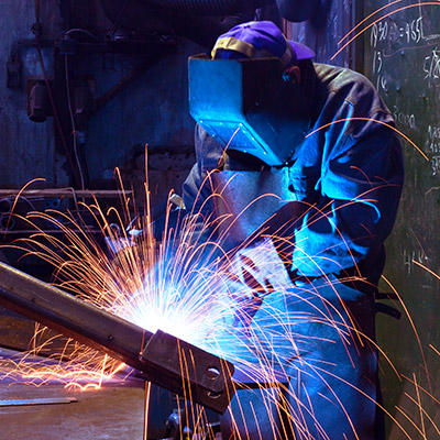 Soudure dans ateliers du Groupe Kremer